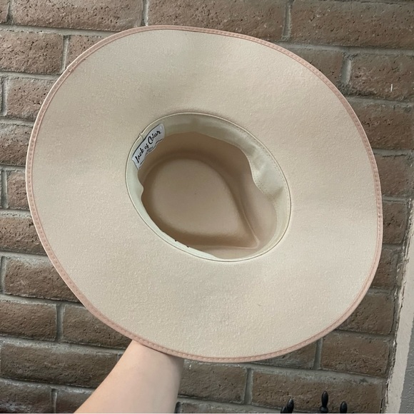 Lack of color wool hat size: small (55cm) - Picture 2 of 5